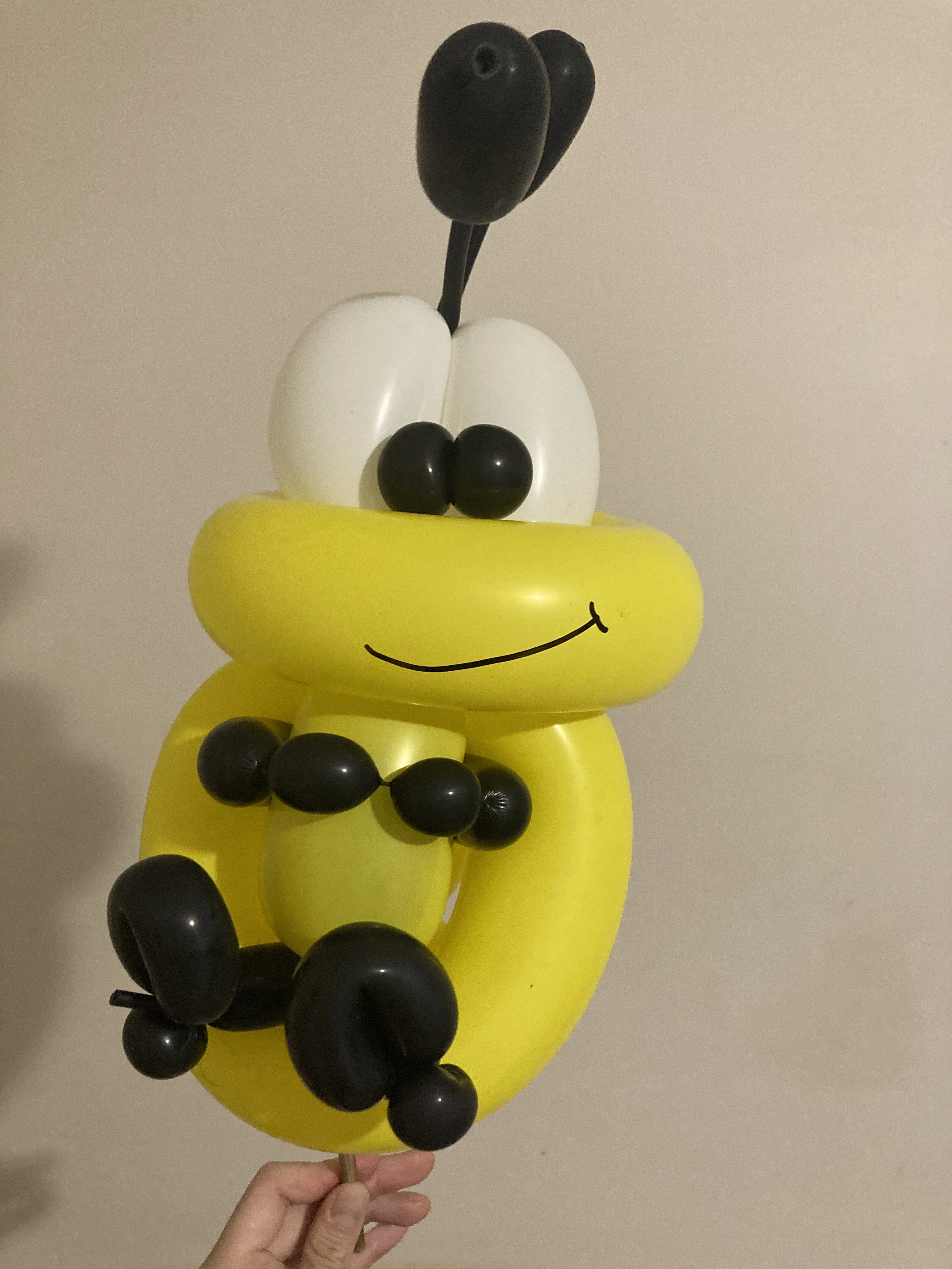 balloon twisting honey bee